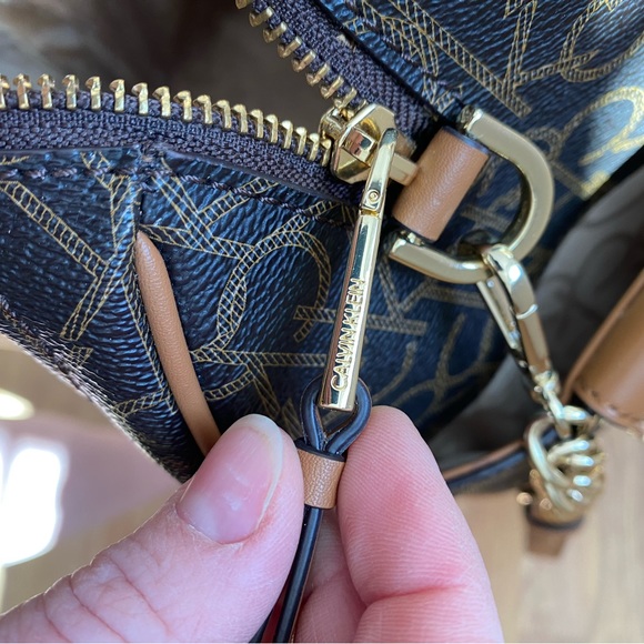 SIGNATURE CHAINED BARREL LEATHER SATCHEL IN BRN KHK/LUGGAGE/GOLD - Picture 11 of 11